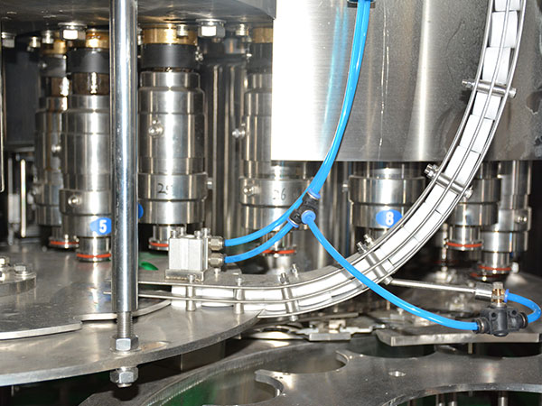 Automatic Carbonated Soft Drink Filling Machine