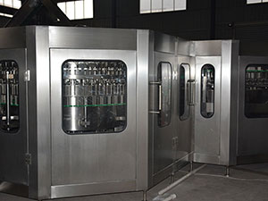 Carbonated Beverage Filling Machine